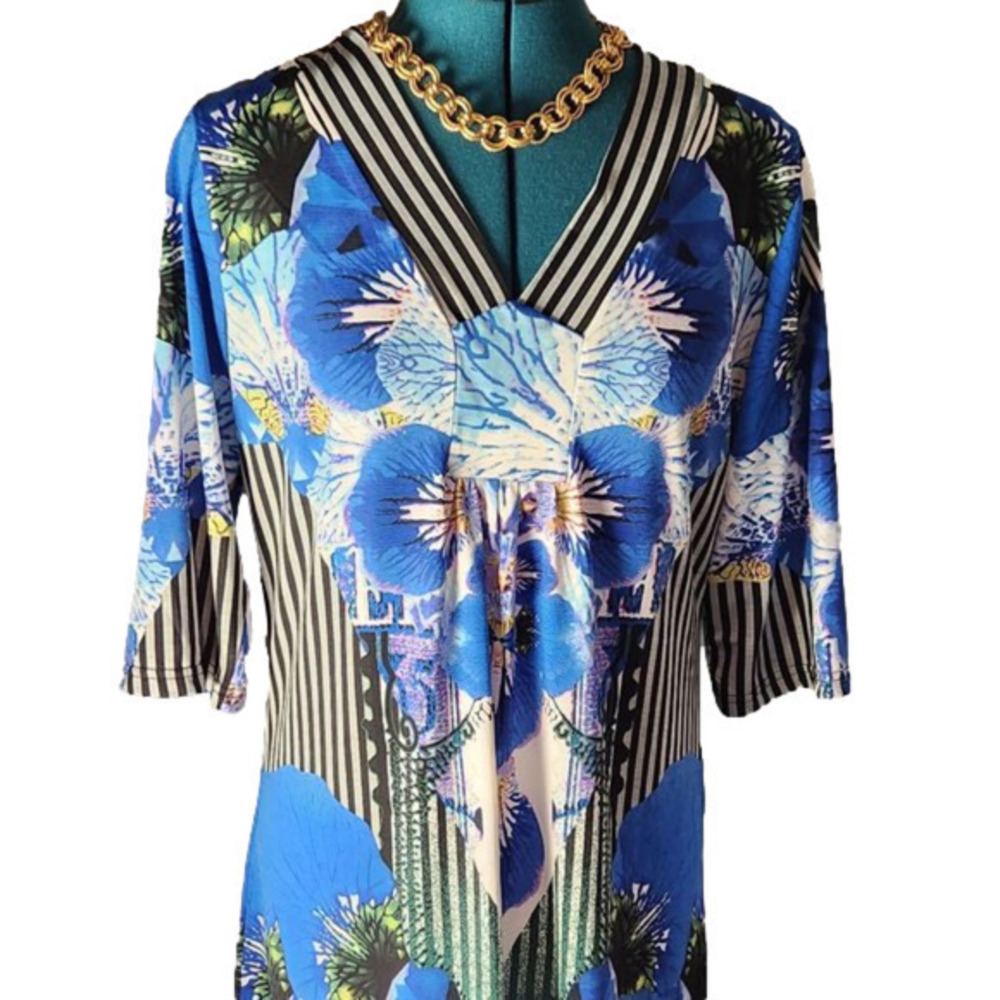 267. PAPA Blue Floral Tunic Top/Dress M  NWOT